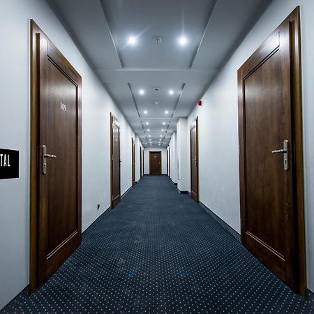 Hotel Crystal Janikowo Ngoại thất bức ảnh