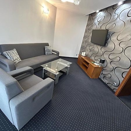 Hotel Crystal Janikowo Ngoại thất bức ảnh