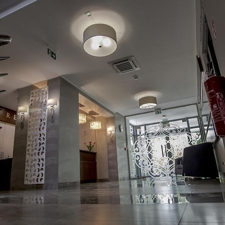 Hotel Crystal Janikowo Ngoại thất bức ảnh
